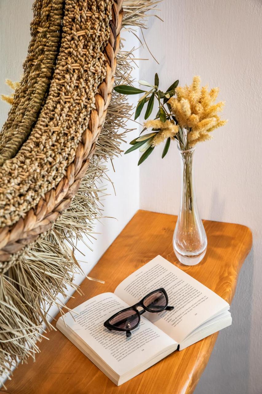 Apartment Ourania &